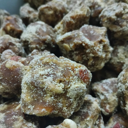 Premium Masaladar Gurr with Dry Fruits